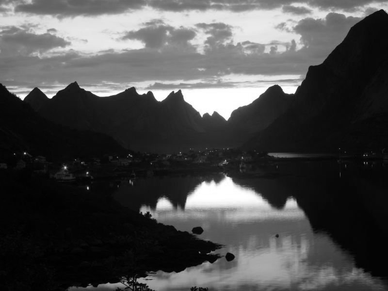lofoten-reine2